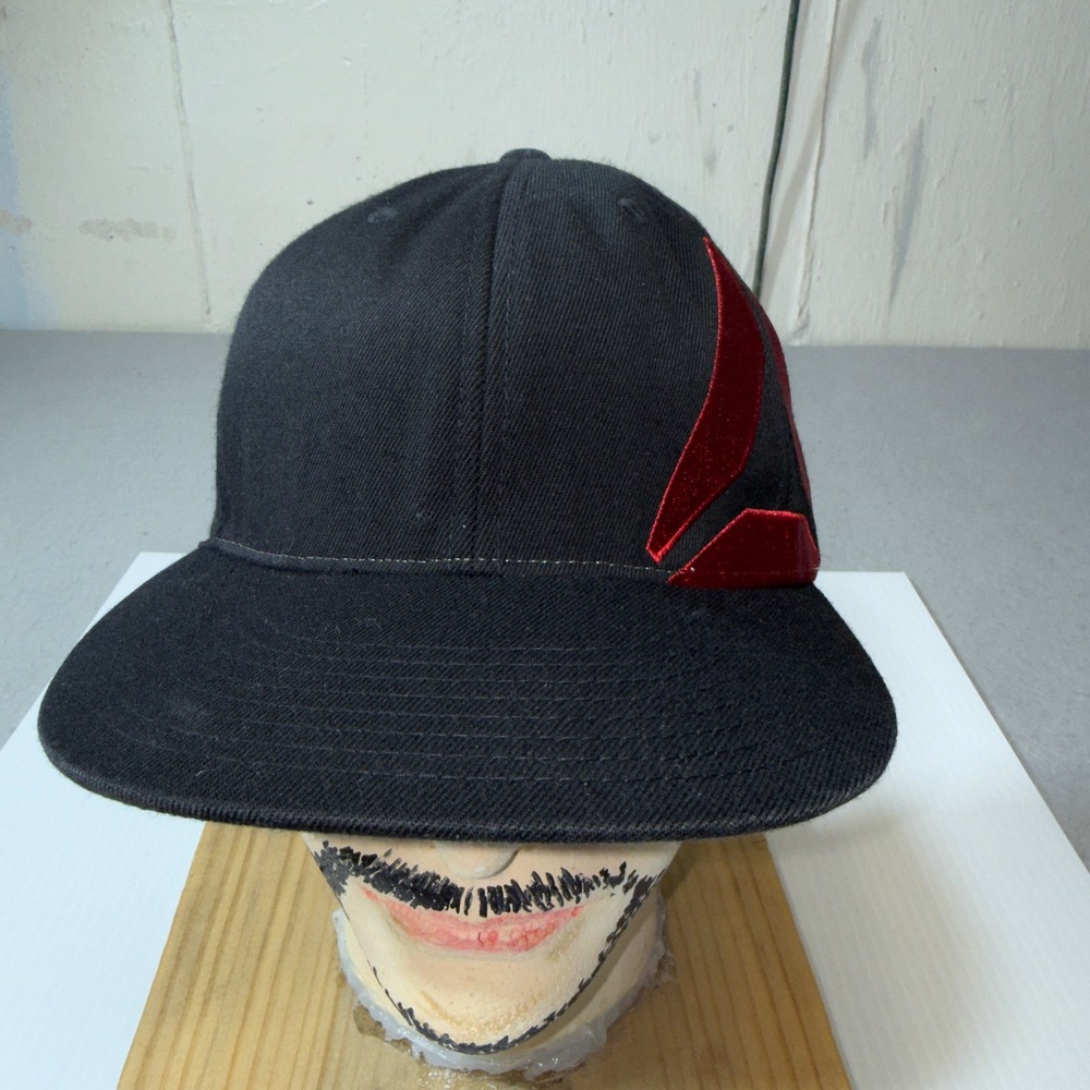 Reebok CrossFit Flexfit Hat Men Black Red Delta Logo Flat Brim Training Cap OSFA